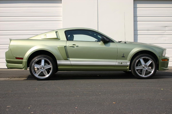 Ford Mustang 2005+ Up